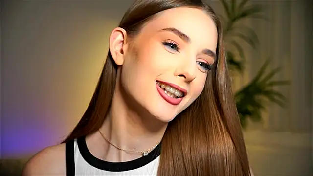 petitegonwiild live sex cam