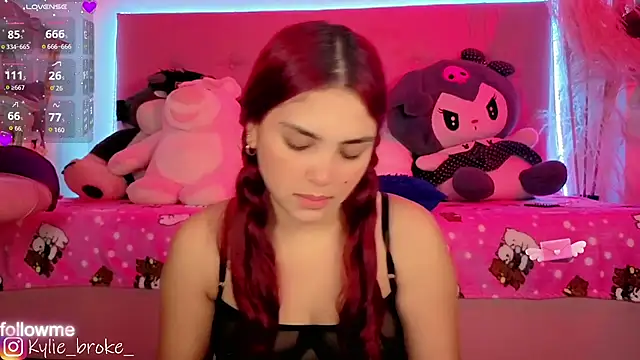 Kylie_brokee's Stripchat show and profile