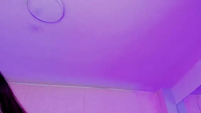 MollyBigBoobs12's Stripchat show and profile