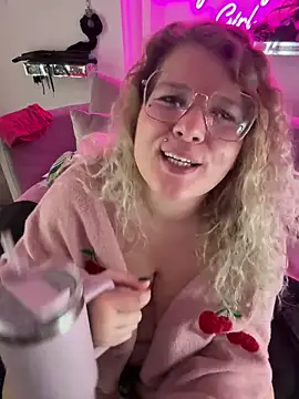 CurvyAnonymousGirl89 live sex cam