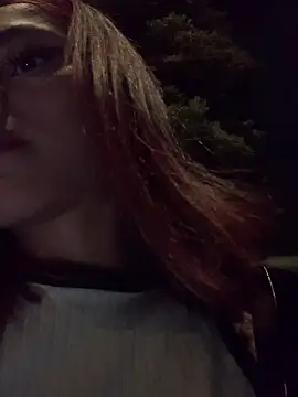 Emilyy-18 live sex cam