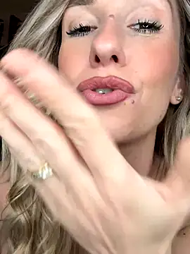 lola_tentatiion live sex cam