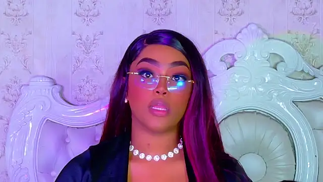 TianahGlow live sex cam