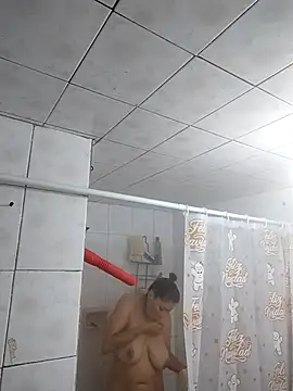 LaInsaciableIntensa live sex cam