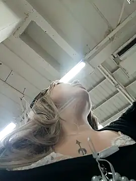 madelaine- live sex cam