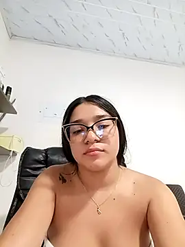 -VICKKY live sex cam