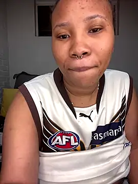 DrippinCaramelCutie live sex cam