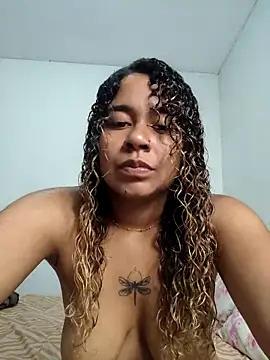 VitoriaFernandes live sex cam