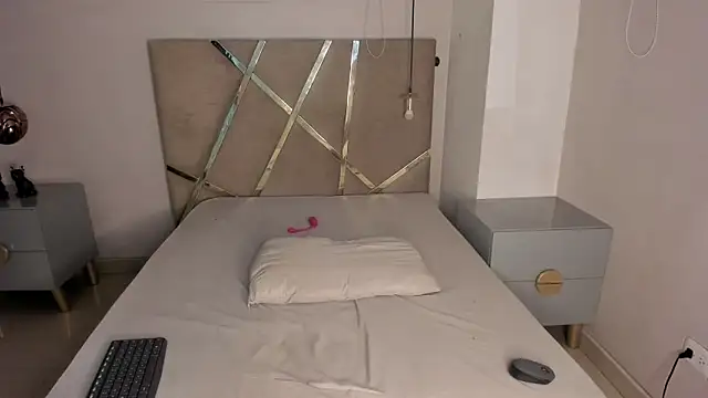 rubyrouge__ live sex cam