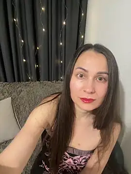 NikaGold7725 live sex cam