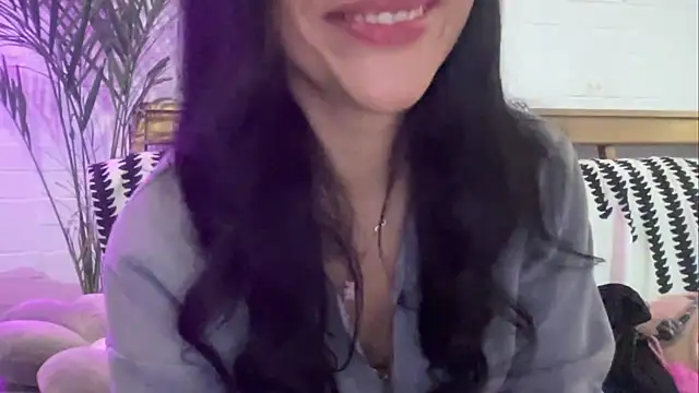 kaithra live sex cam