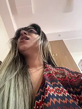 Money-Bitchs live sex cam