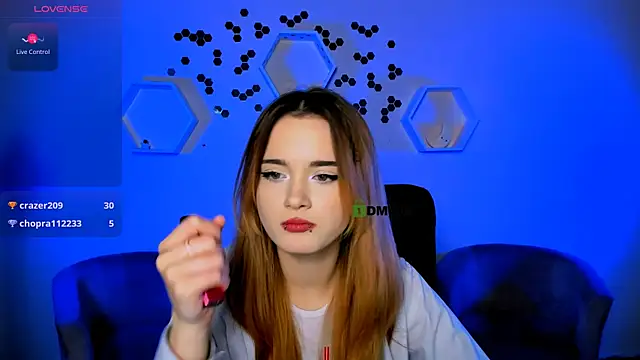 liana_kisses live sex cam