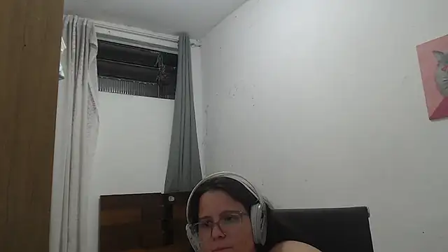 isanhaiaka live sex cam