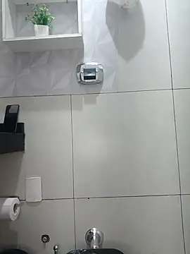 Irresistible24 live sex cam