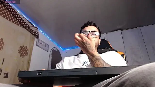 Chrys_harris77 live sex cam