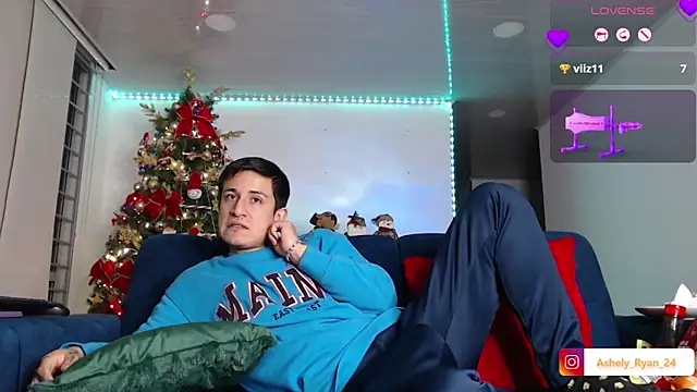 ashely_ryan24's Stripchat show and profile