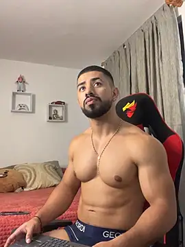 Ezzio_Scolaro live sex cam
