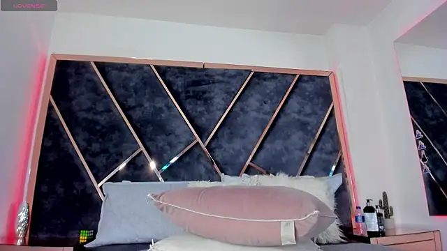 SusanaHenao live sex cam