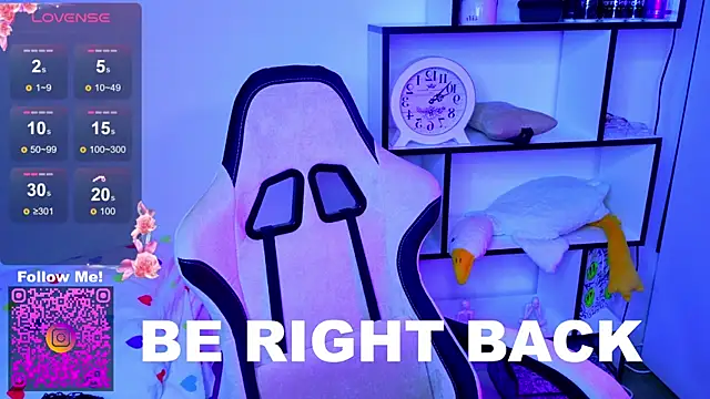 MiaScarlettt live sex cam