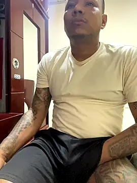 Saipadpuer30 live sex cam