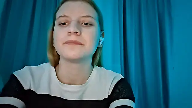 LynteriLain live sex cam