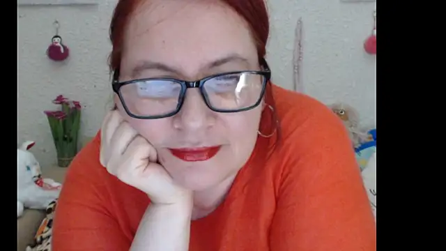 PlayfullMature live sex cam