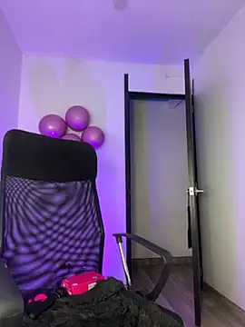 Devilsweet17 live sex cam