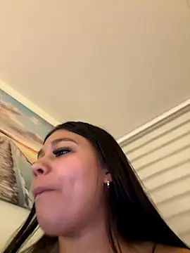 Alyshanon18 live sex cam