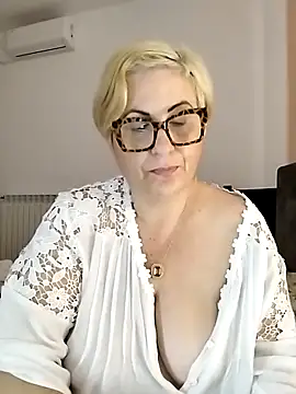 Pumabionda live sex cam