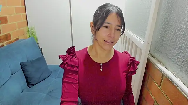 Penelope47 live sex cam