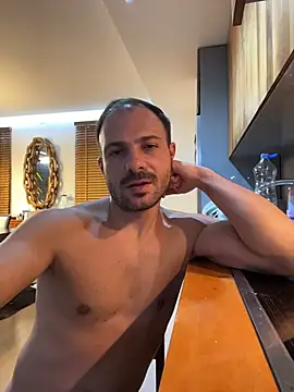 Adventurehotman live sex cam