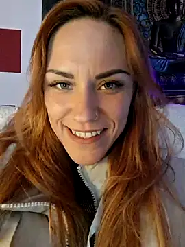 SlimBellaa live sex cam