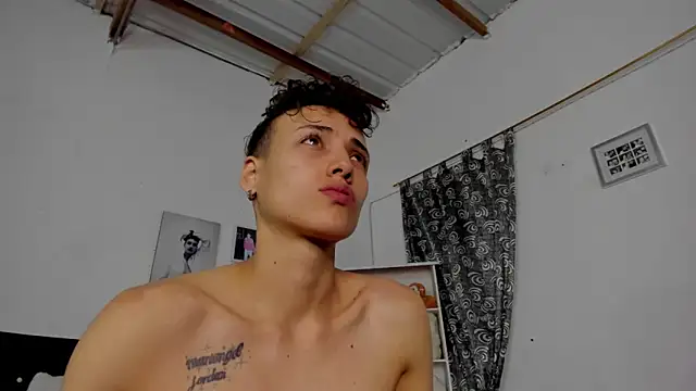 megan_100's Stripchat show and profile