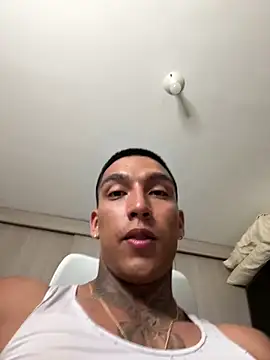 sendfer's Stripchat show and profile