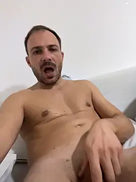 Adventurehotman live sex cam