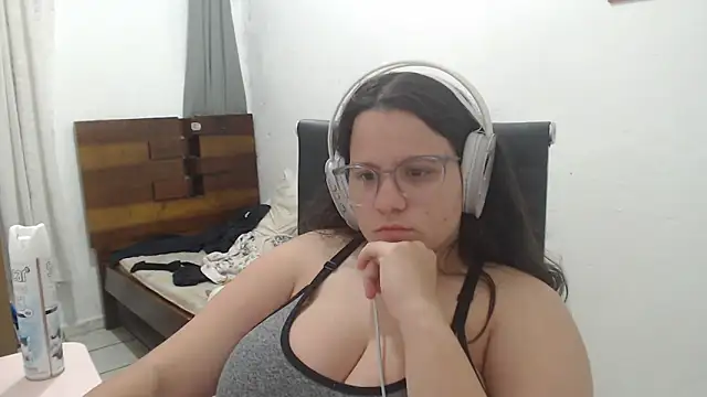 isanhaiaka live sex cam