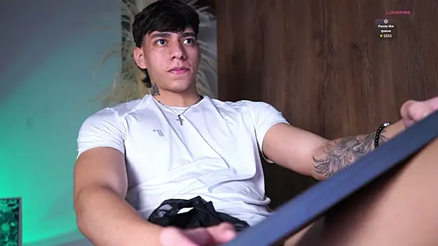 Josep_Davies live sex cam