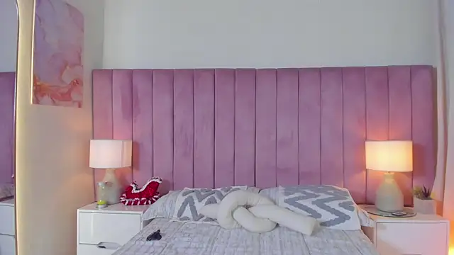 Aleja_arango1 live sex cam