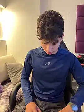 AdrianRinaldi live sex cam