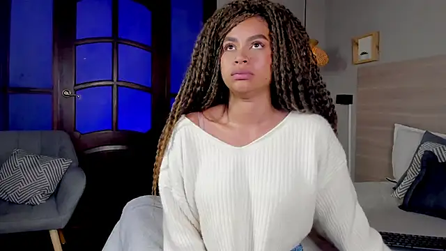 nayah__'s Stripchat show and profile