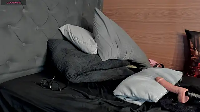 DylanWolf98 live sex cam