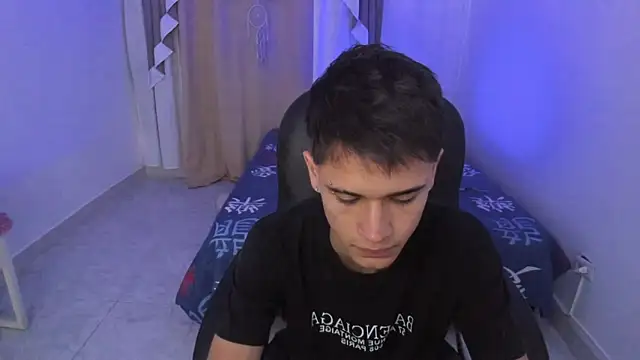 Aron_Boyy live sex cam