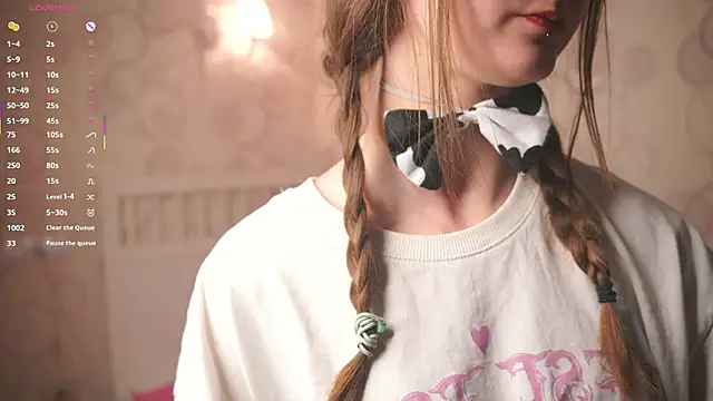 DongMolt live sex cam