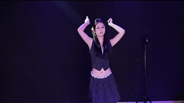 Emerald_Girls live sex cam