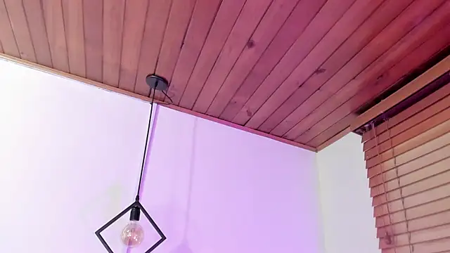 GENNESIS_LOVE's Stripchat show and profile