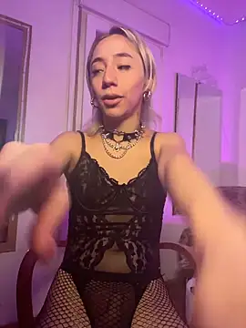 Littlebunny21's Stripchat show and profile