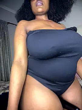 Bustygoddess32 live sex cam
