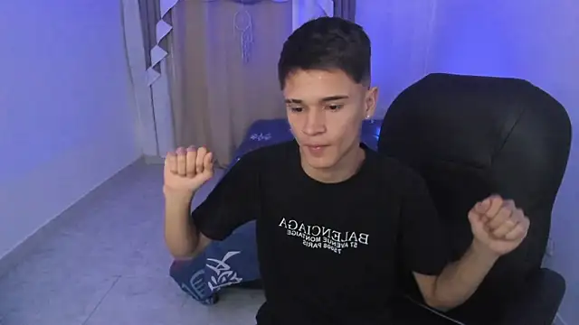 Aron_Boyy live sex cam