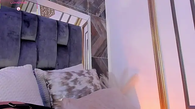 TaniaSmith1 live sex cam